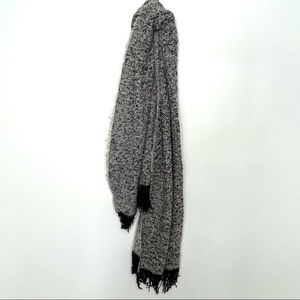 Divided by H & M Blanket Scarff
